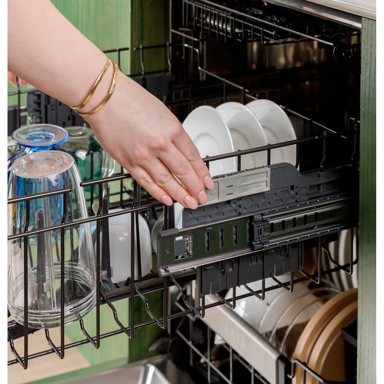 Café 24-inch Built-In Dishwasher with WiFi CDT888P4VW2