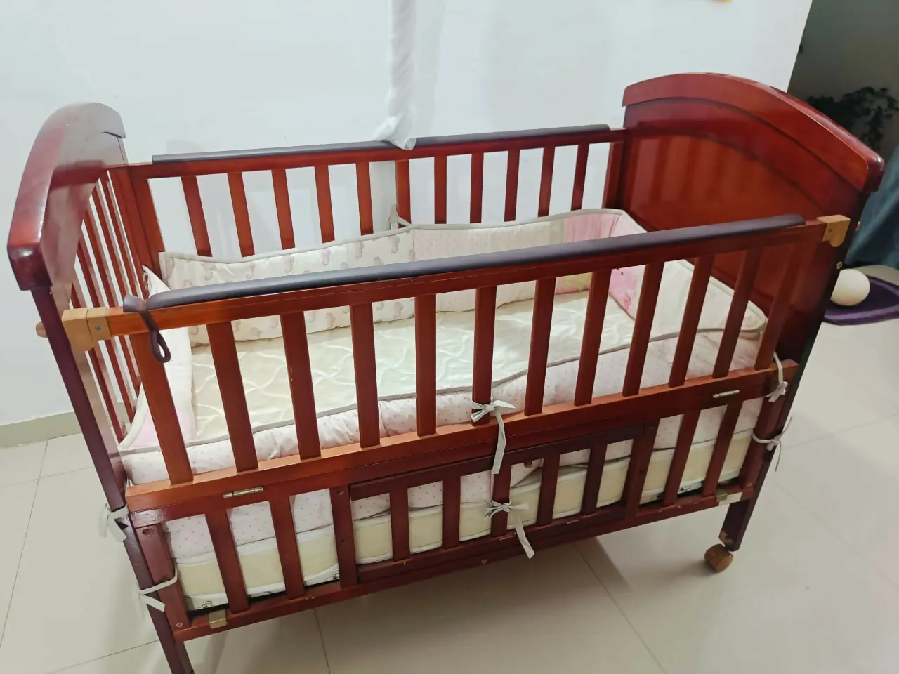 LUVLAP C-80 Baby Crib/Cot with Bumper, Matress and Mosquito Net, Dimensions: 27*16.5*89.1 cm