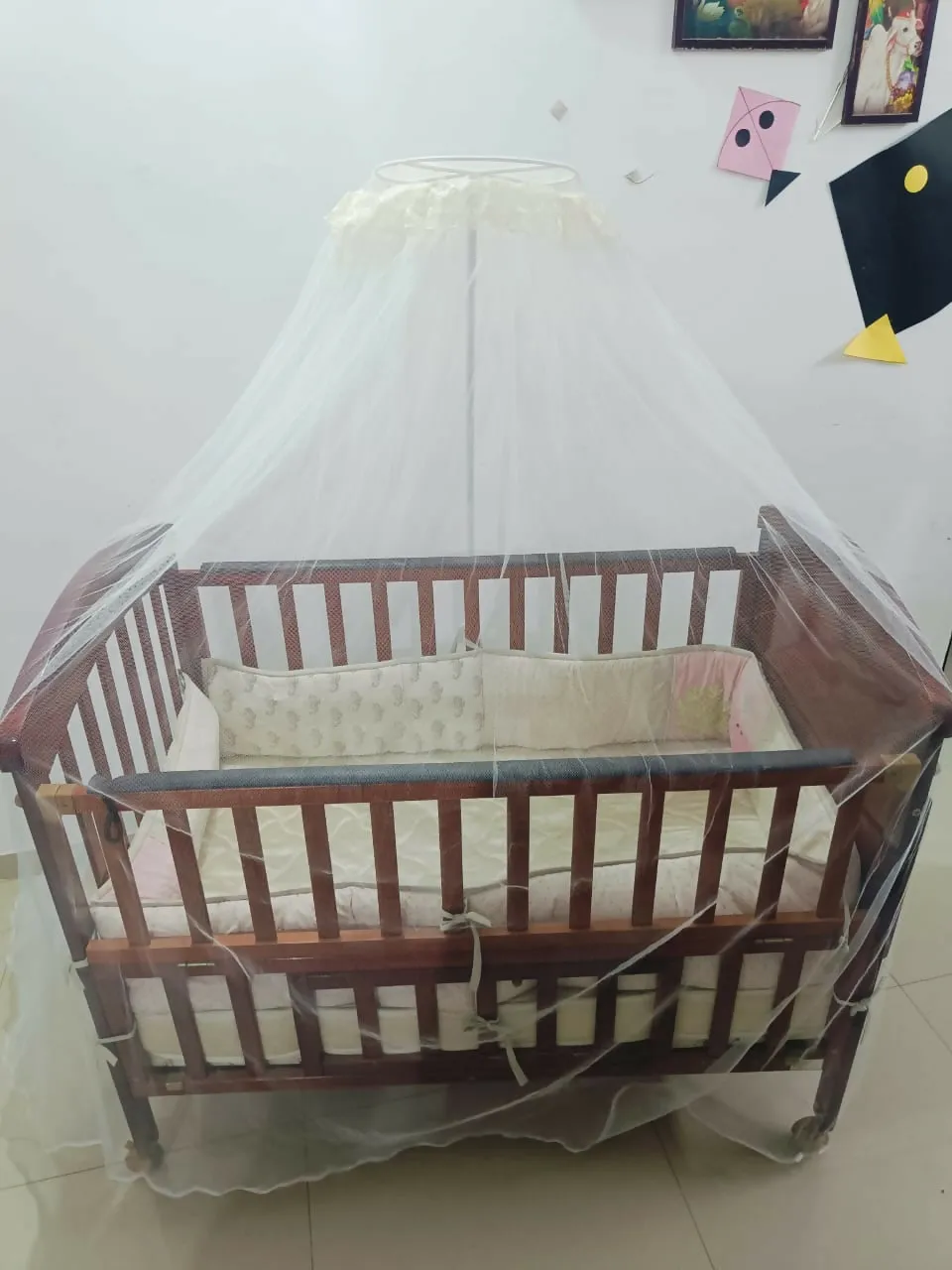 LUVLAP C-80 Baby Crib/Cot with Bumper, Matress and Mosquito Net, Dimensions: 27*16.5*89.1 cm