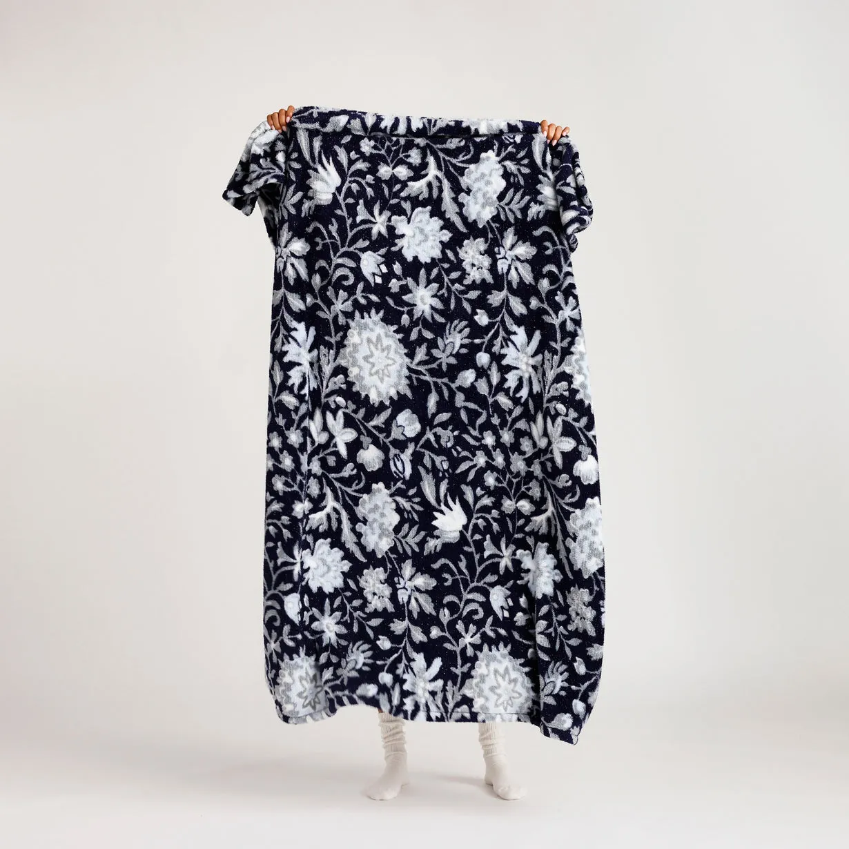 Plush Shimmer Throw Blanket - Frosted Lace Navy