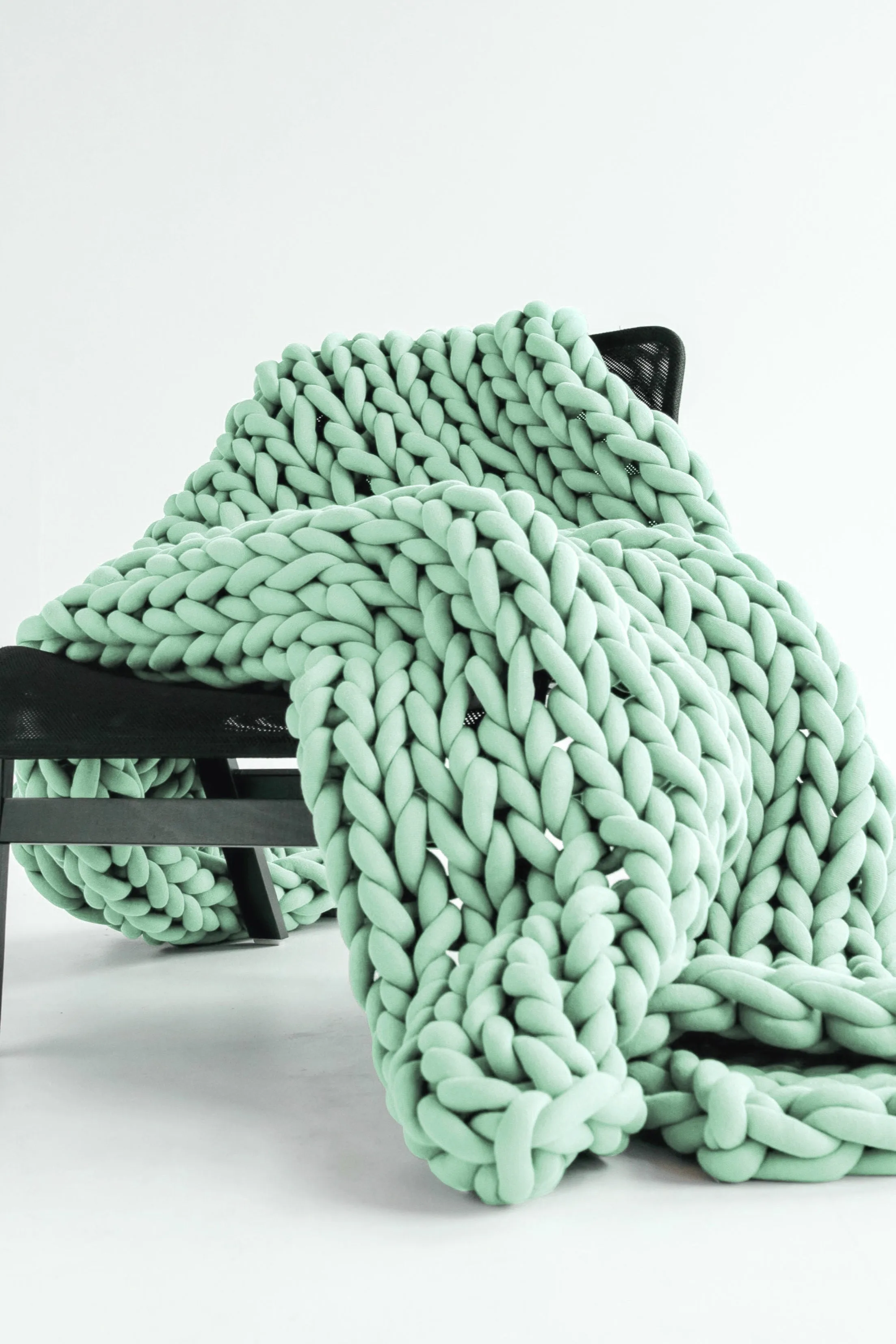 Tube yarn blanket, large throw blanket 50”x70” (130x170 cm)