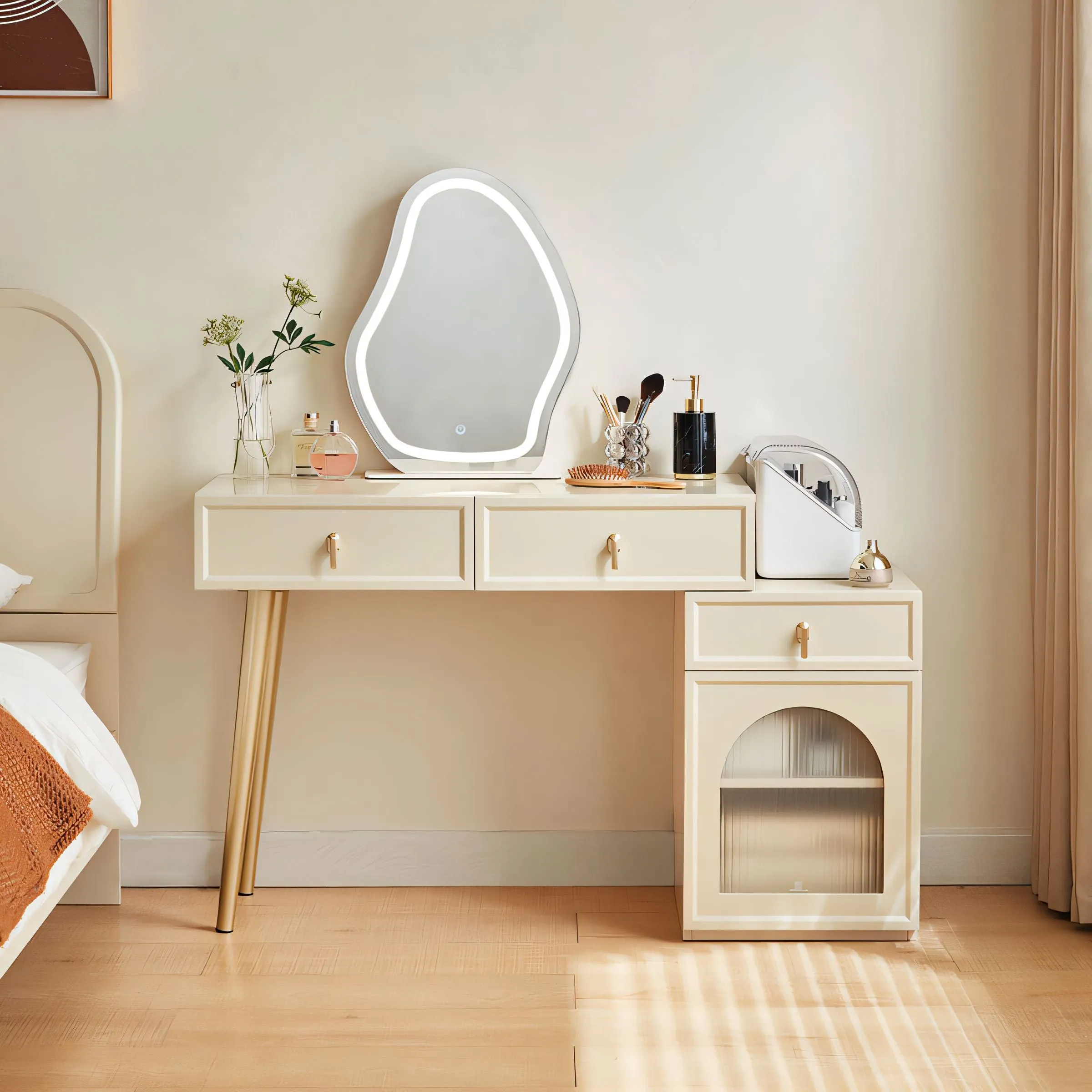 VIVIAN Extendable Vanity Desk